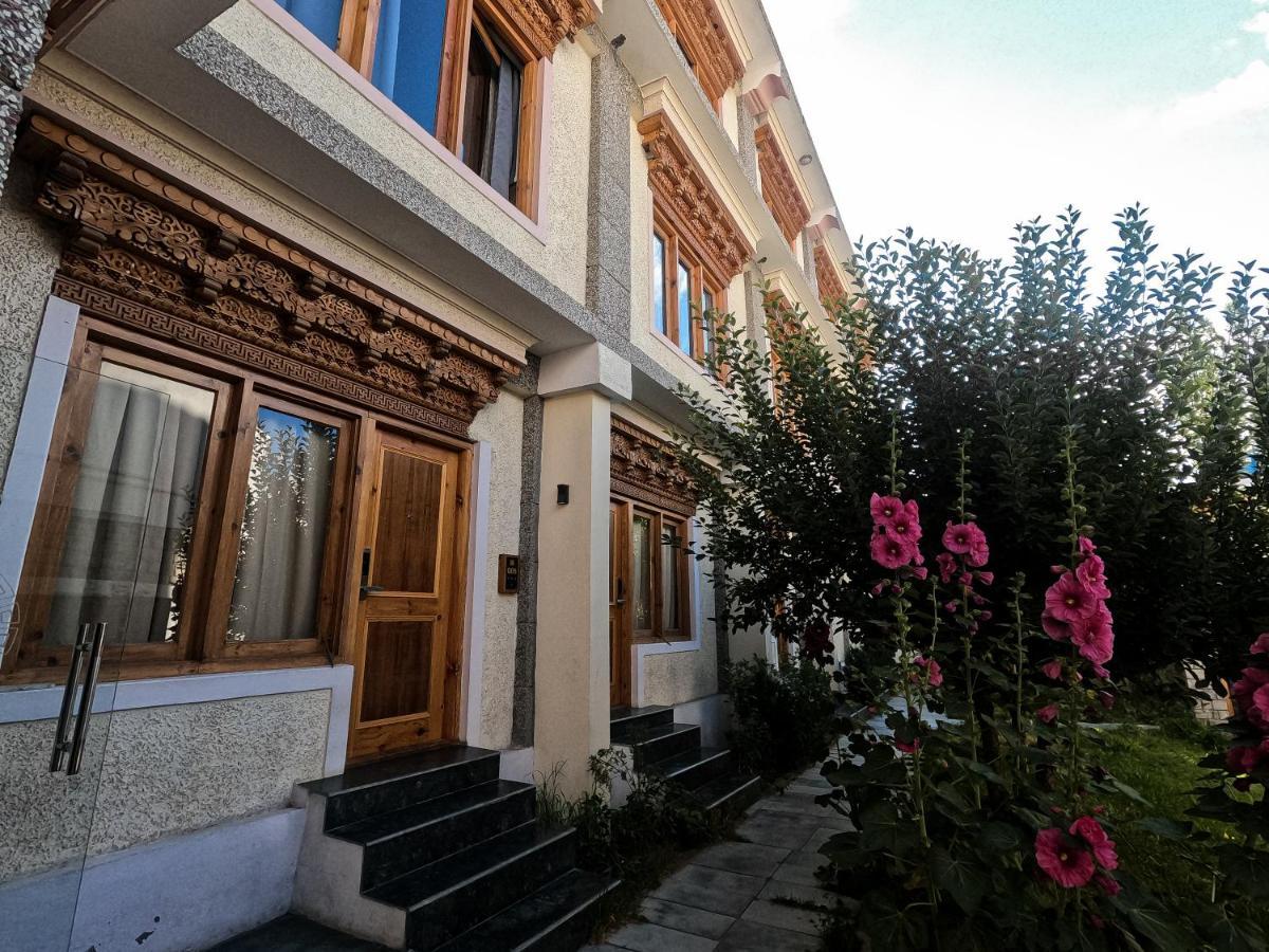 Cho Palace Leh Luaran gambar